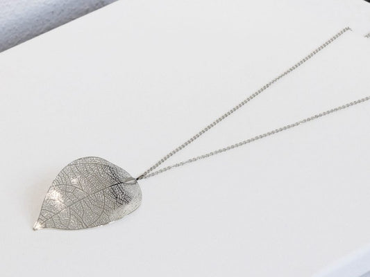 Mia Leaf Pendant