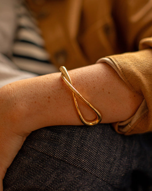 Chalk | Twisted Bangle | Gold