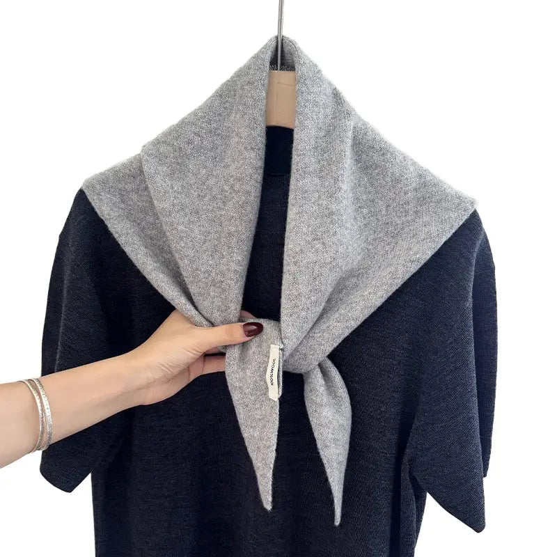 Wool Triangle Scarf | Light Grey