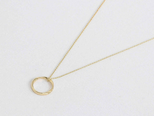 Carmen Delicate Circle Necklace | Gold