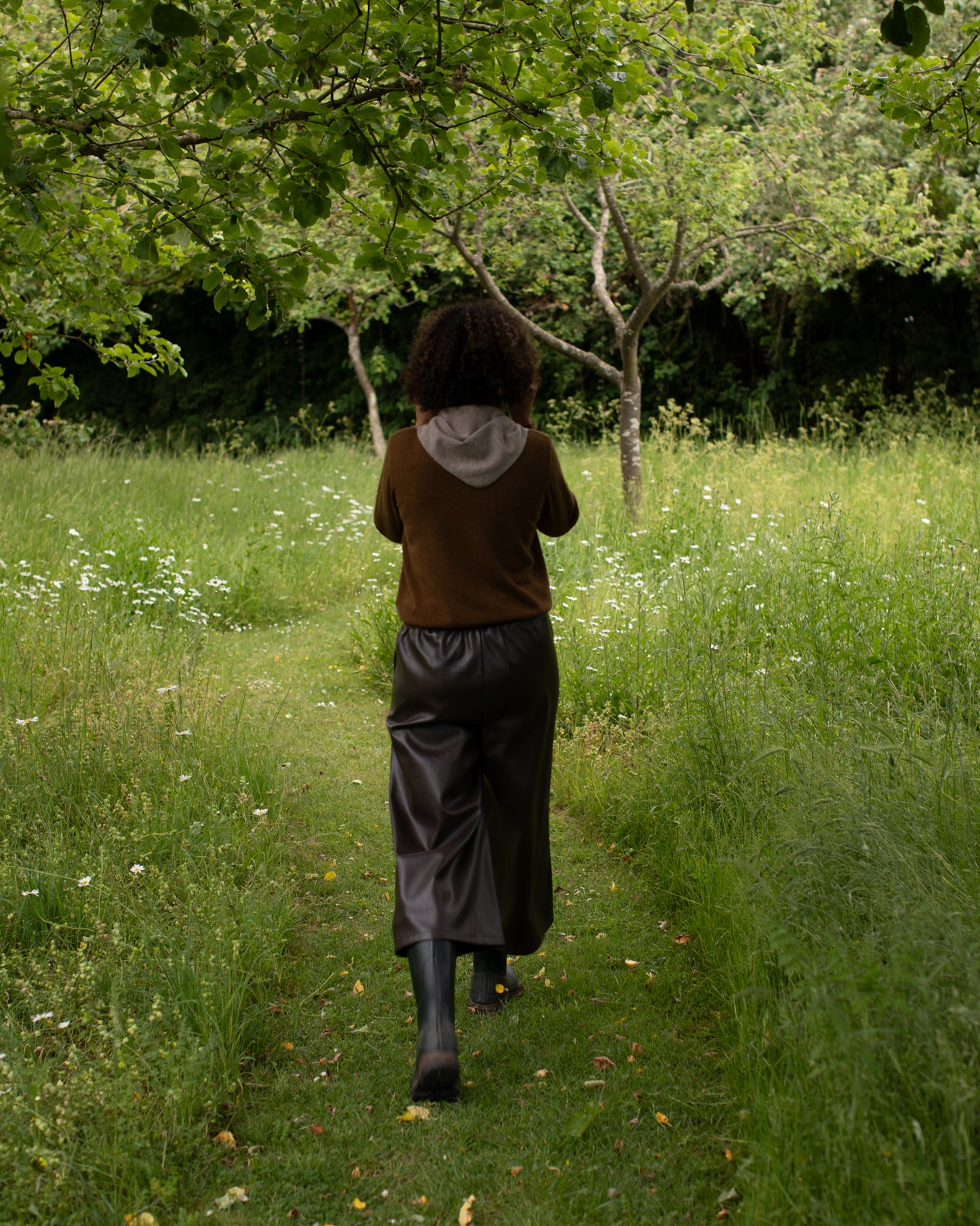 Chalk | Jane Triangle Scarf | Dark Biscuit