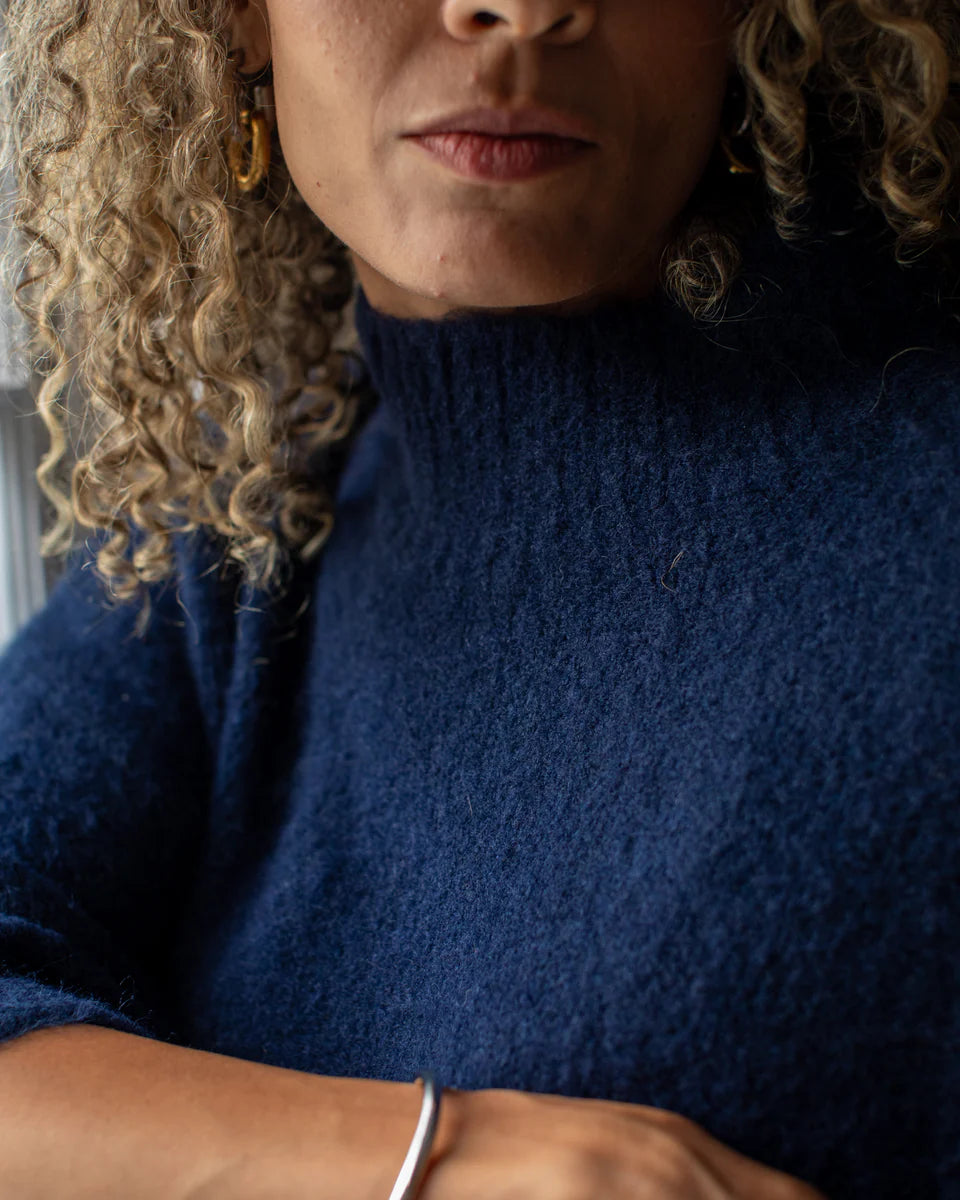 Chalk | Vicki Jumper | Fluffy | Navy