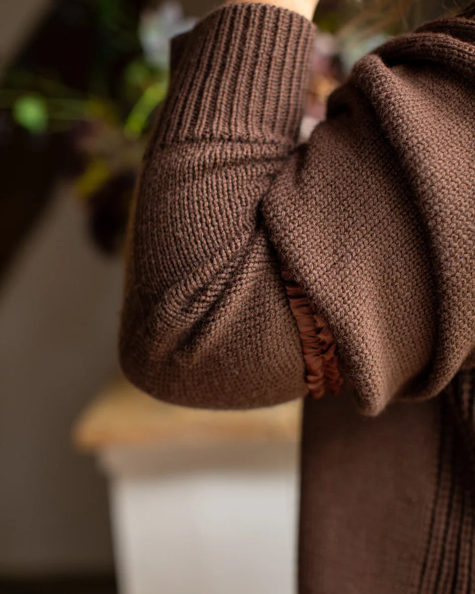 Chalk | Belinda Sleeve Garter | Chocolate