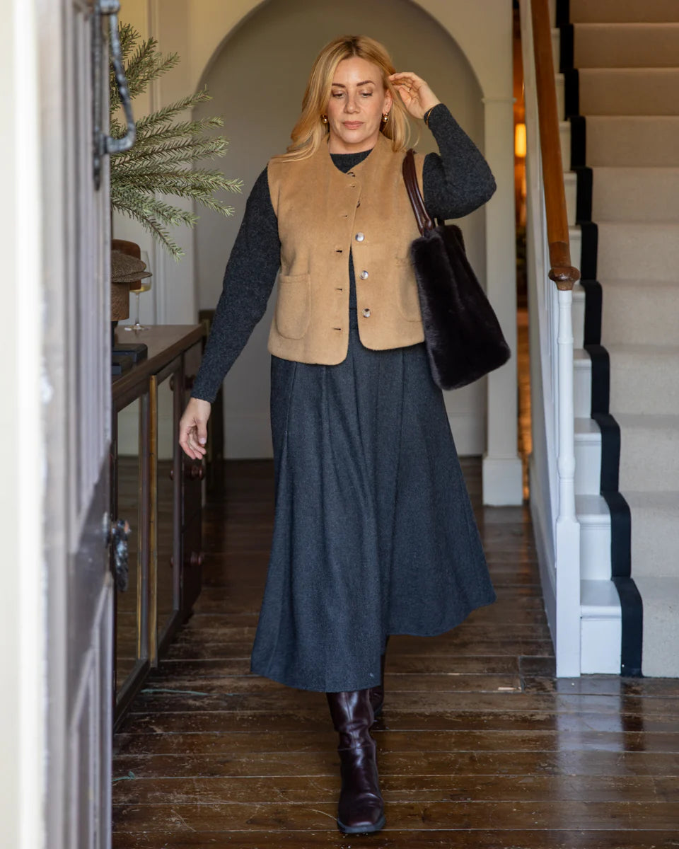 Chalk | Demi Gilet | Camel