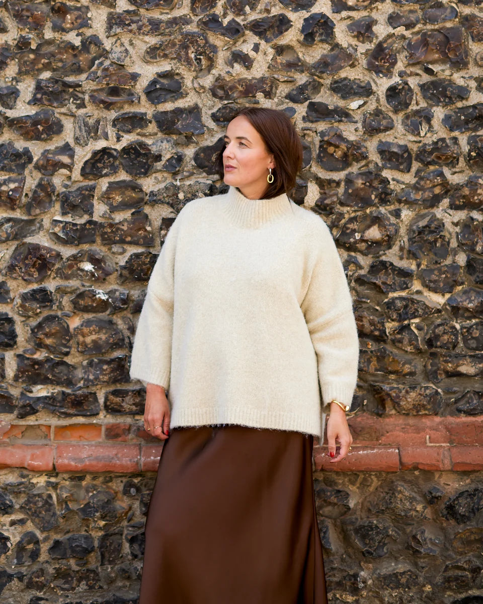 Chalk | Vicki Jumper | Fluffy | Oyster