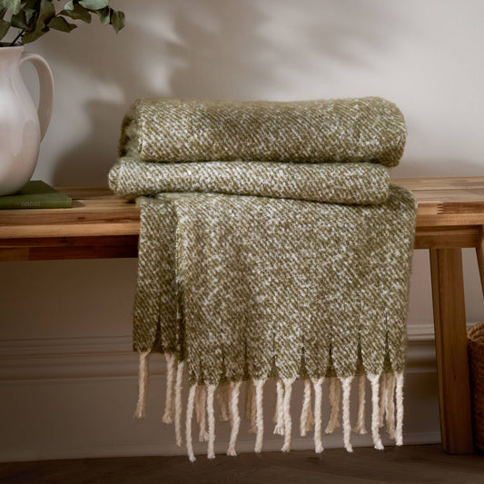 Isla Woven Tasselled Throw Green